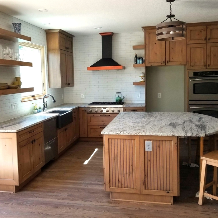 Modern-Warm Kitchen