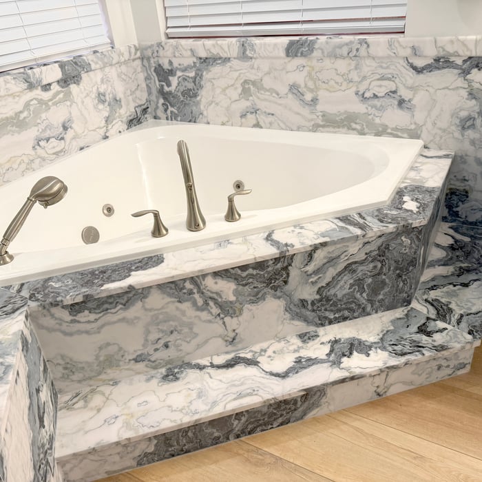Robin Tub Surround