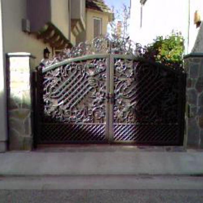 Metal Gates 1