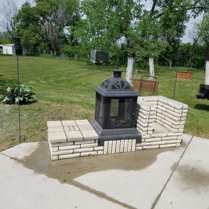 Outdoor fireplace