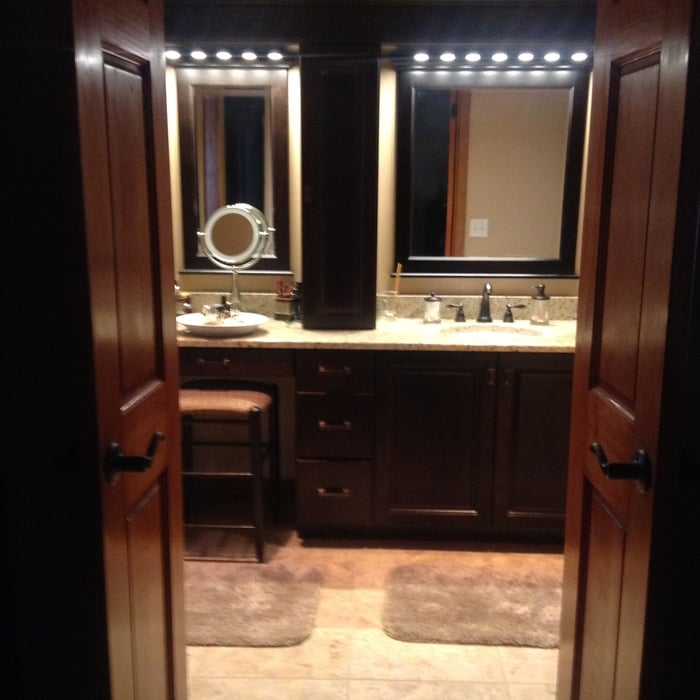 Personal powder/make-up sitting area