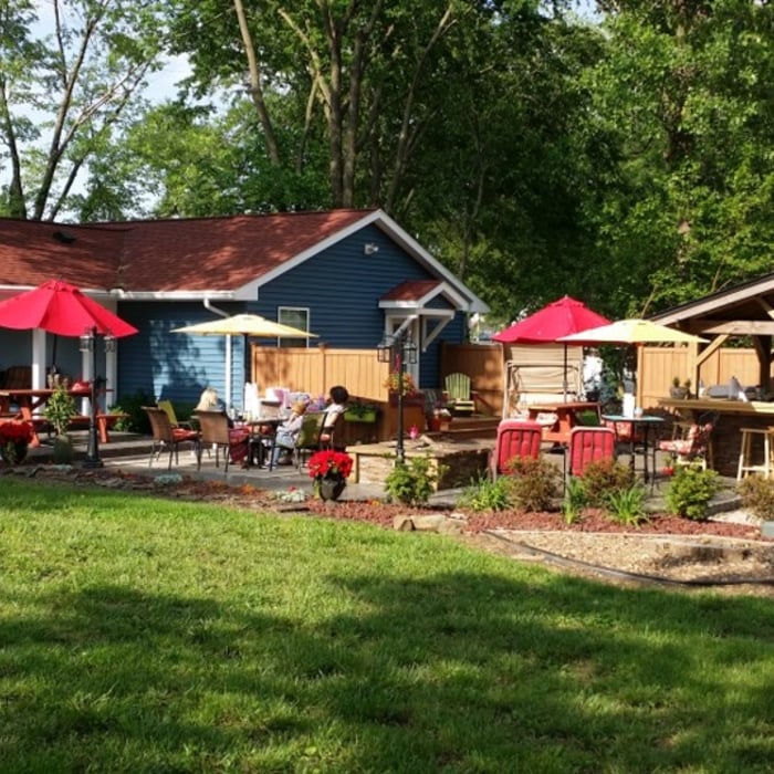 Outdoor Kitchen/ Bar