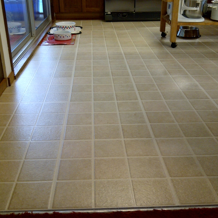 Kitchen vinyl tile