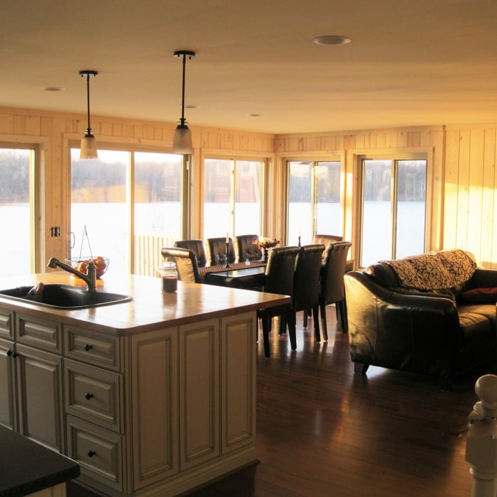 Living Area/Lakefront View