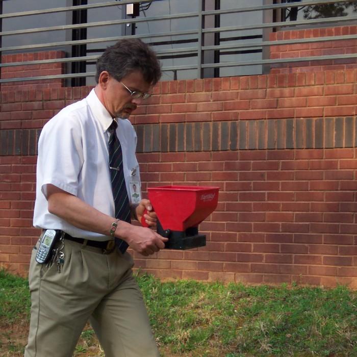 Treating Fire Ants in Lawn