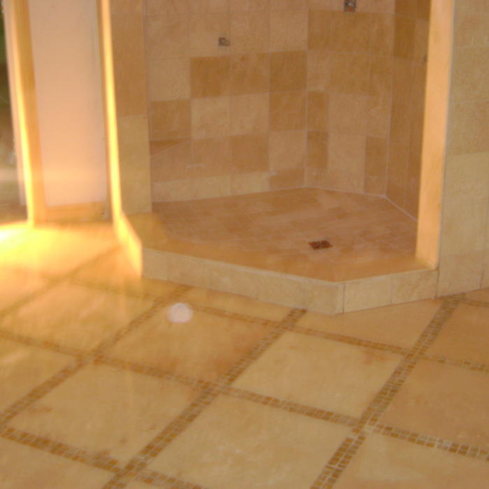 18x18 travertine with gold glass inserts