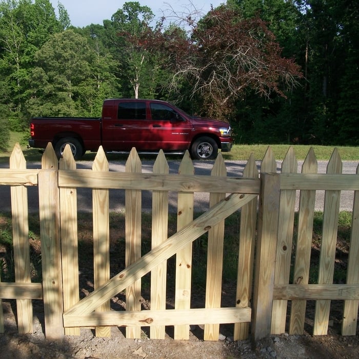 fence w\gate