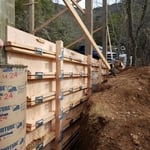 Footing wall