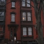 Saunders Brownstone