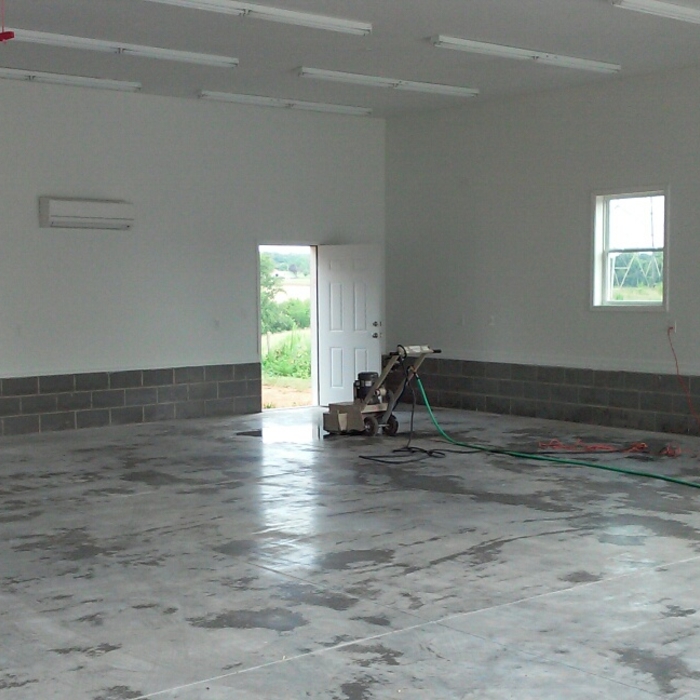 Garage being prepared forthe epoxy paint