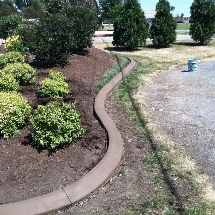Landscape curbing