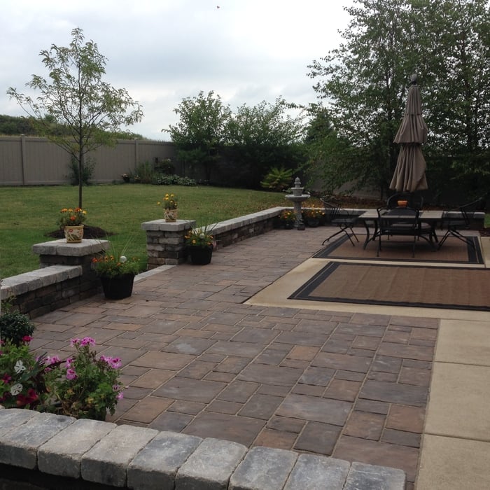 Paver Patio with Seat Wall