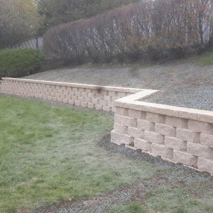 Finished retaining wall