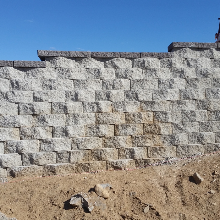 Jumbo gray retaining block with Charcoal color cap