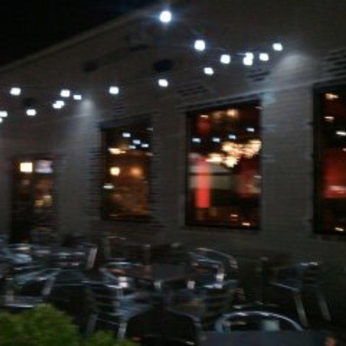 outdoor bar and grill