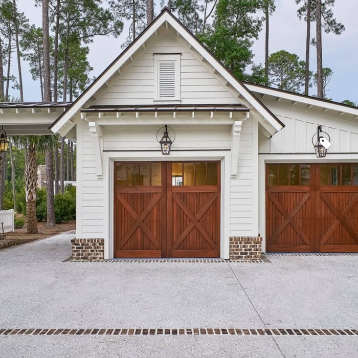 Downtown Carriage House Two Stall Garage