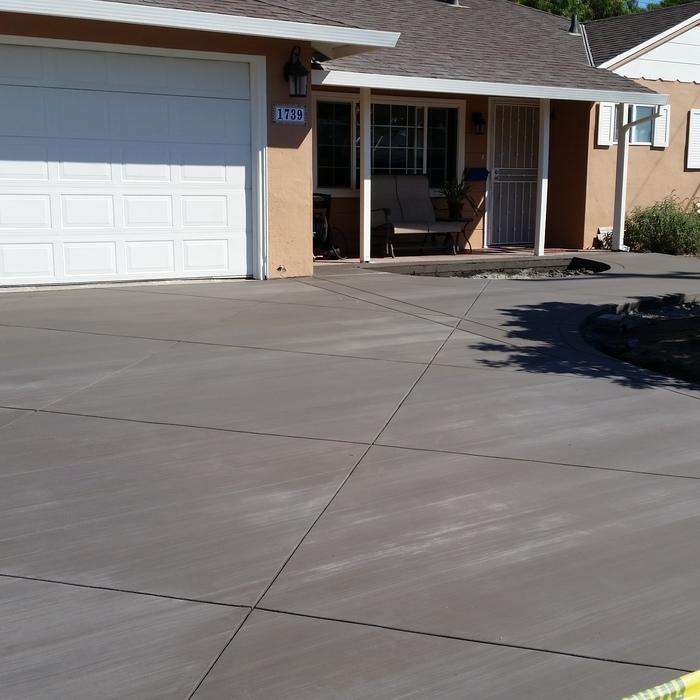 driveway with Dimond control joints.