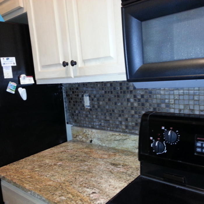Glass and ceramic kitchen back splash After