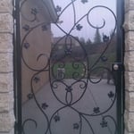 Side Gate