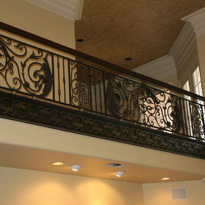 Detailed and proportional