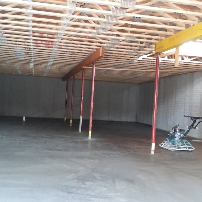 2000 foot square floor