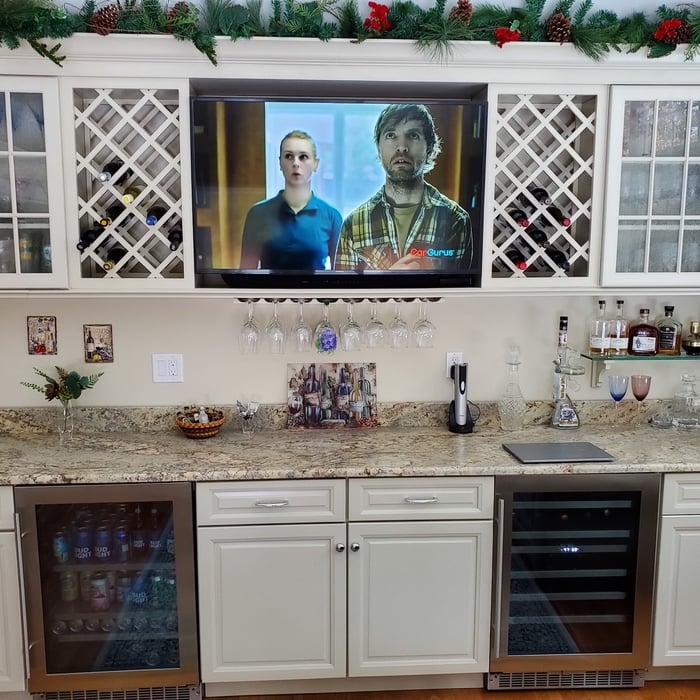 3 season room Pullout/swivel tv