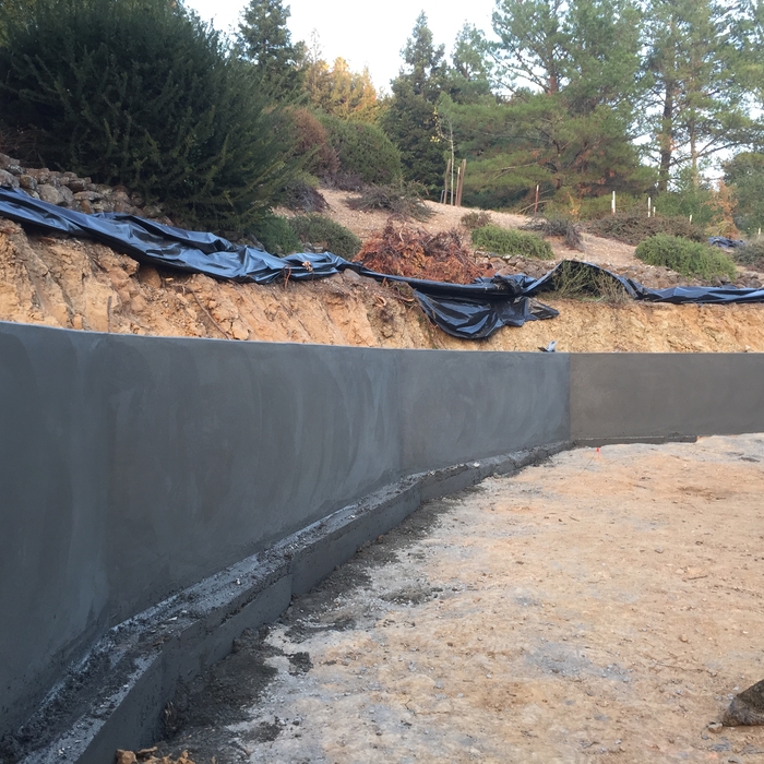 Retaining wall