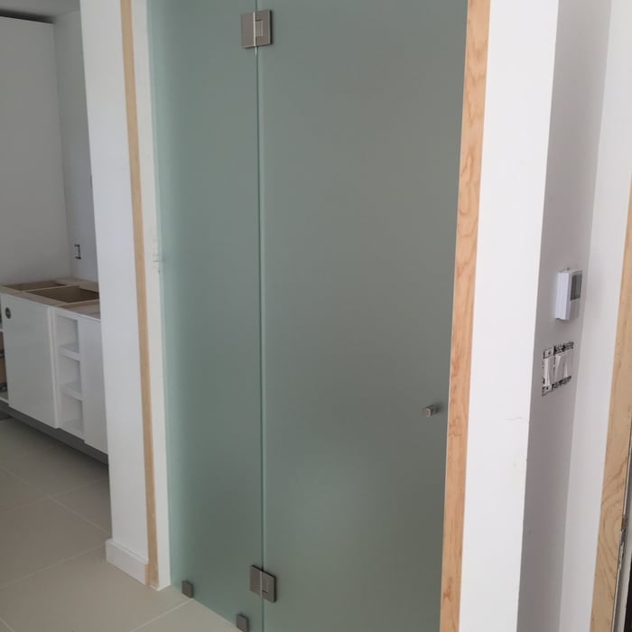 Frameless Glass Enclosure