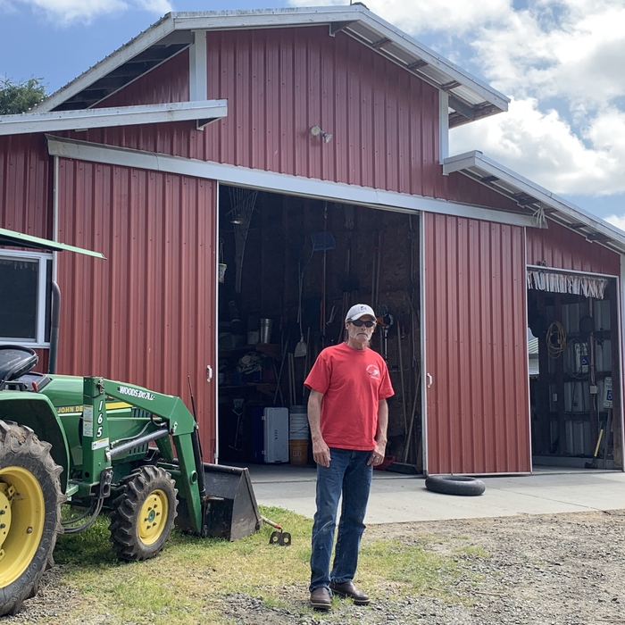 Monitor barn