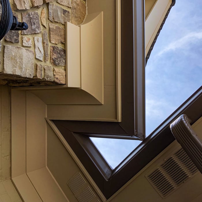 Dark Bronze Seamless 6" Gutter