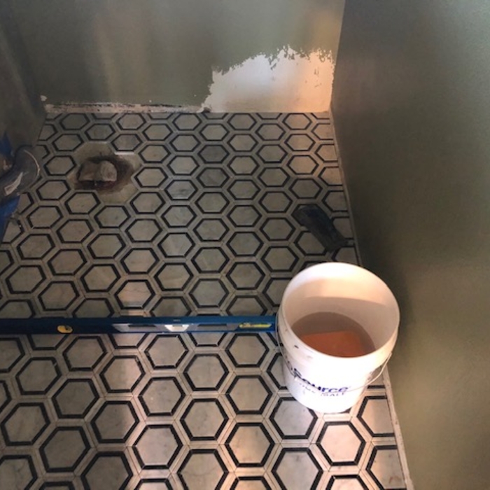 Ceramic floor tile