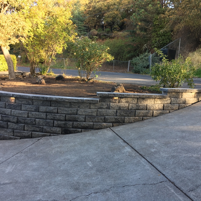 Retaining wall