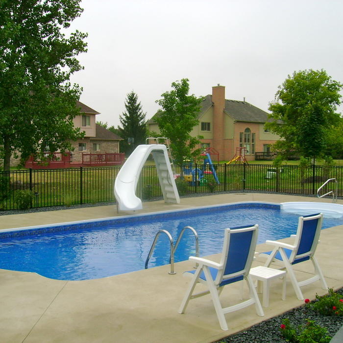 Roman end inground liner pool