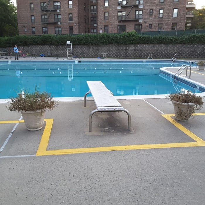 t shape pool