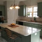 Kitchen w/ Island