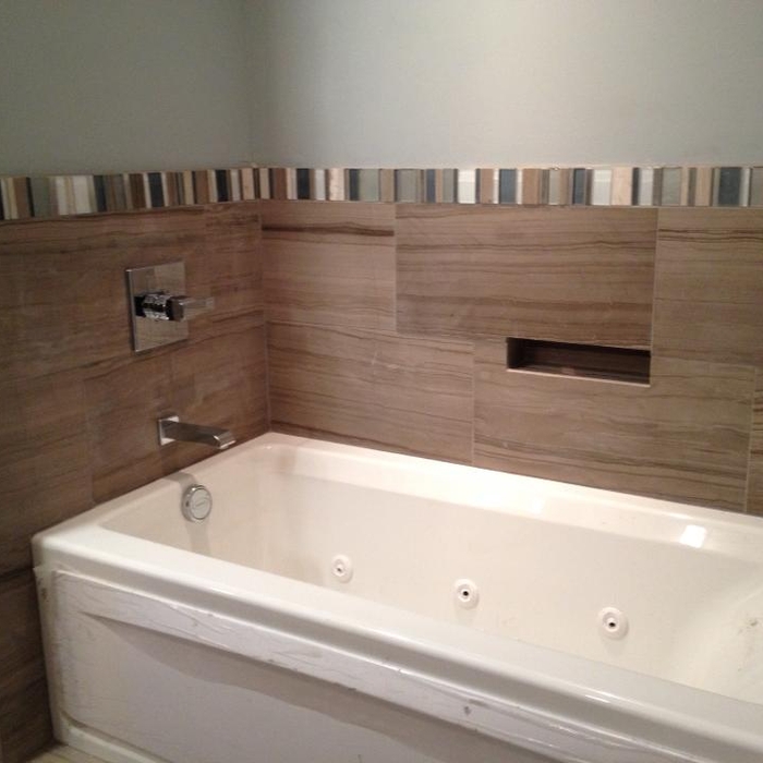 Jacuzzi tub tile surround