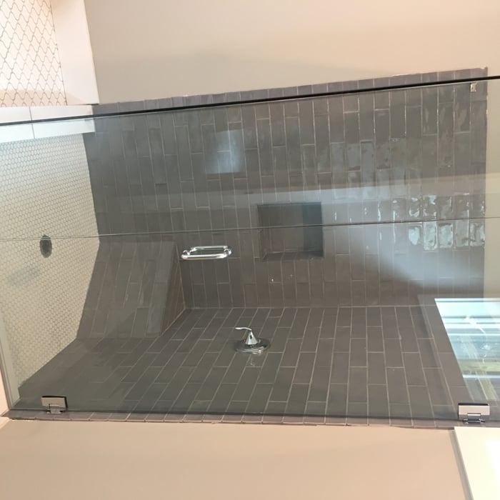 Frameless shower no header