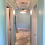 LIVINGROOM & TRAFIC AREA