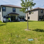 vinyl fence/ aluminum fence