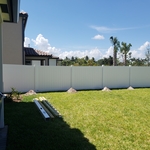 vinyl fence/ aluminum fence