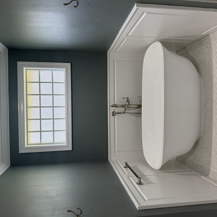 custom wall panelling/freestanding tub