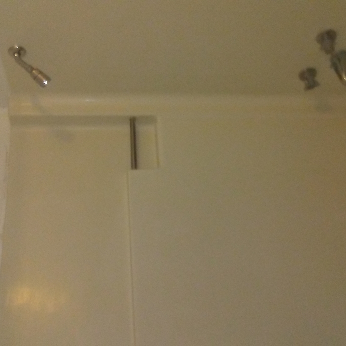 Shower/tub
