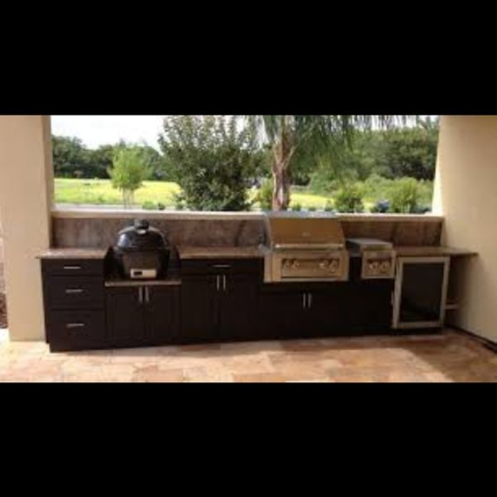 Outdoor Kitchen