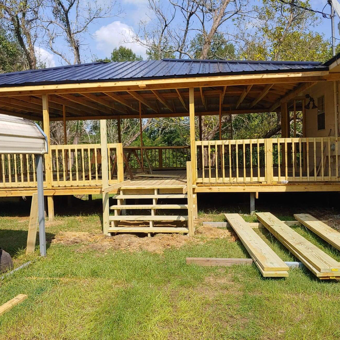 40x40 deck with metal roofing