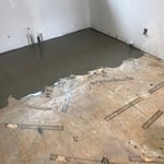 Self leveling concrete