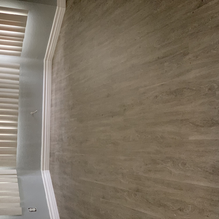 LAMINATE FLOORING