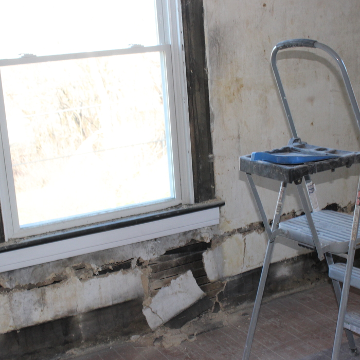 1st Floor bath and laundry