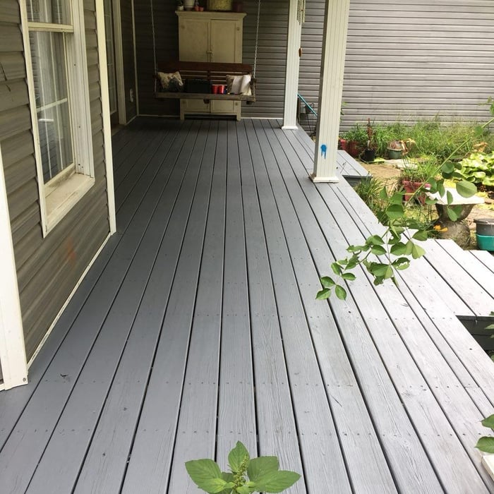 Richmond - Wooden Porch
