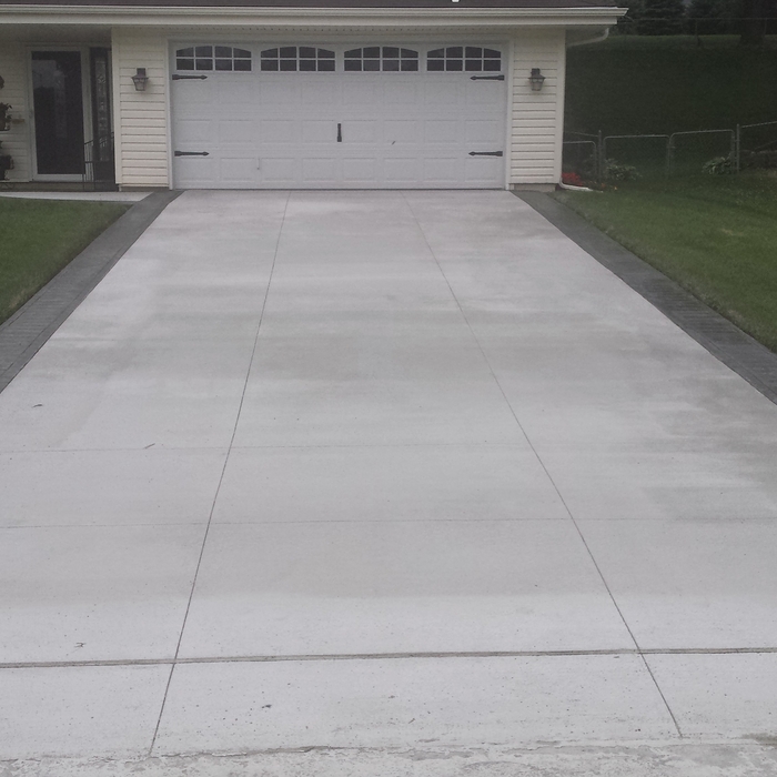 Driveway with stamped border