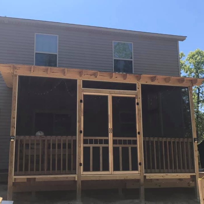 Screen room with deck